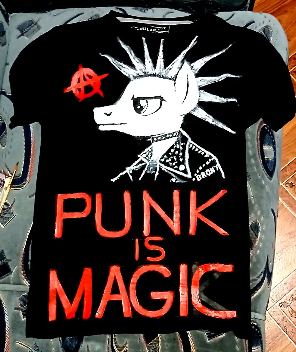 МОЯ ФУТБОЛКА З КАСТОМНИМ ПРИНТОМ "PUNK IS MAGIC"